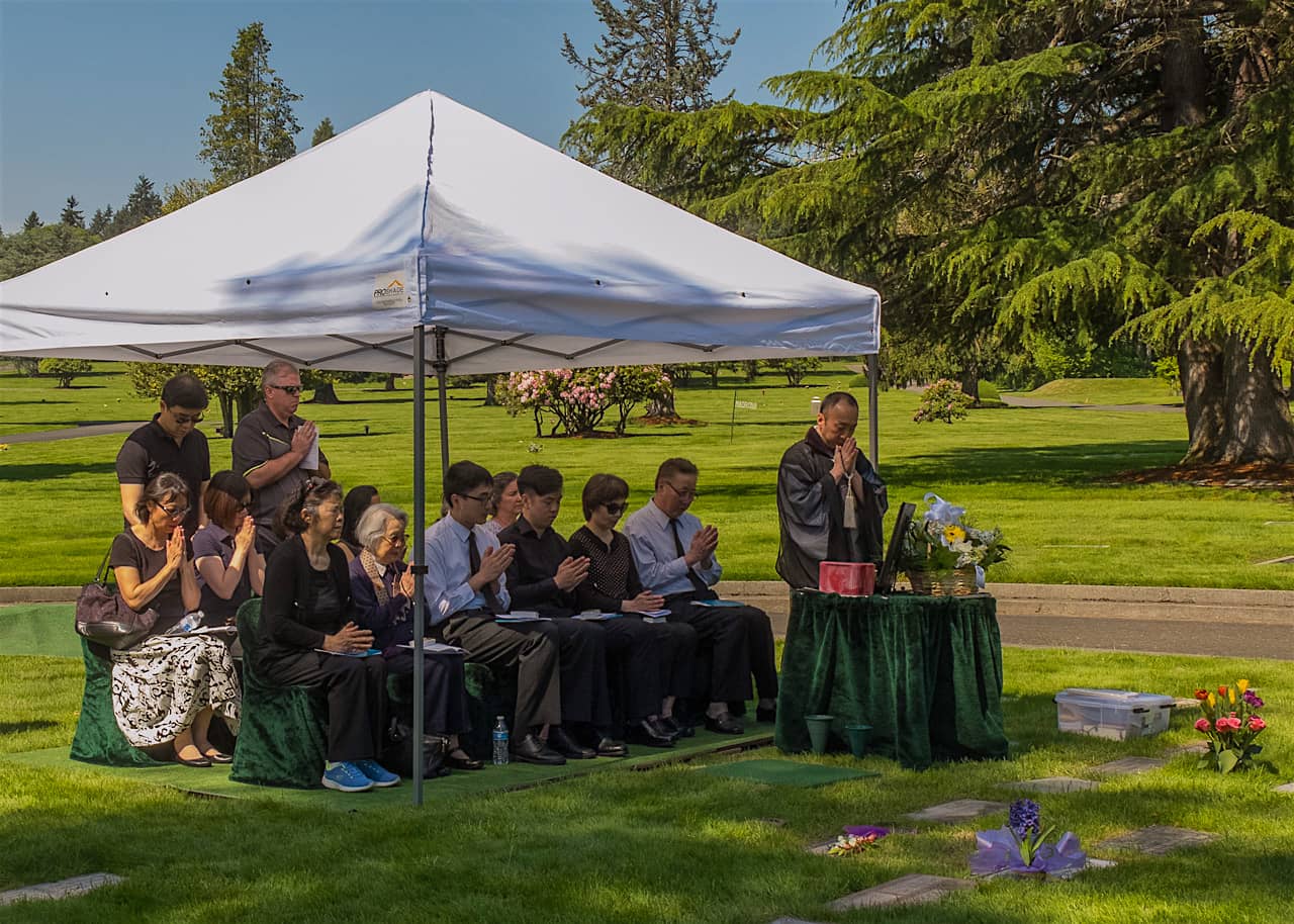 Funeral tent