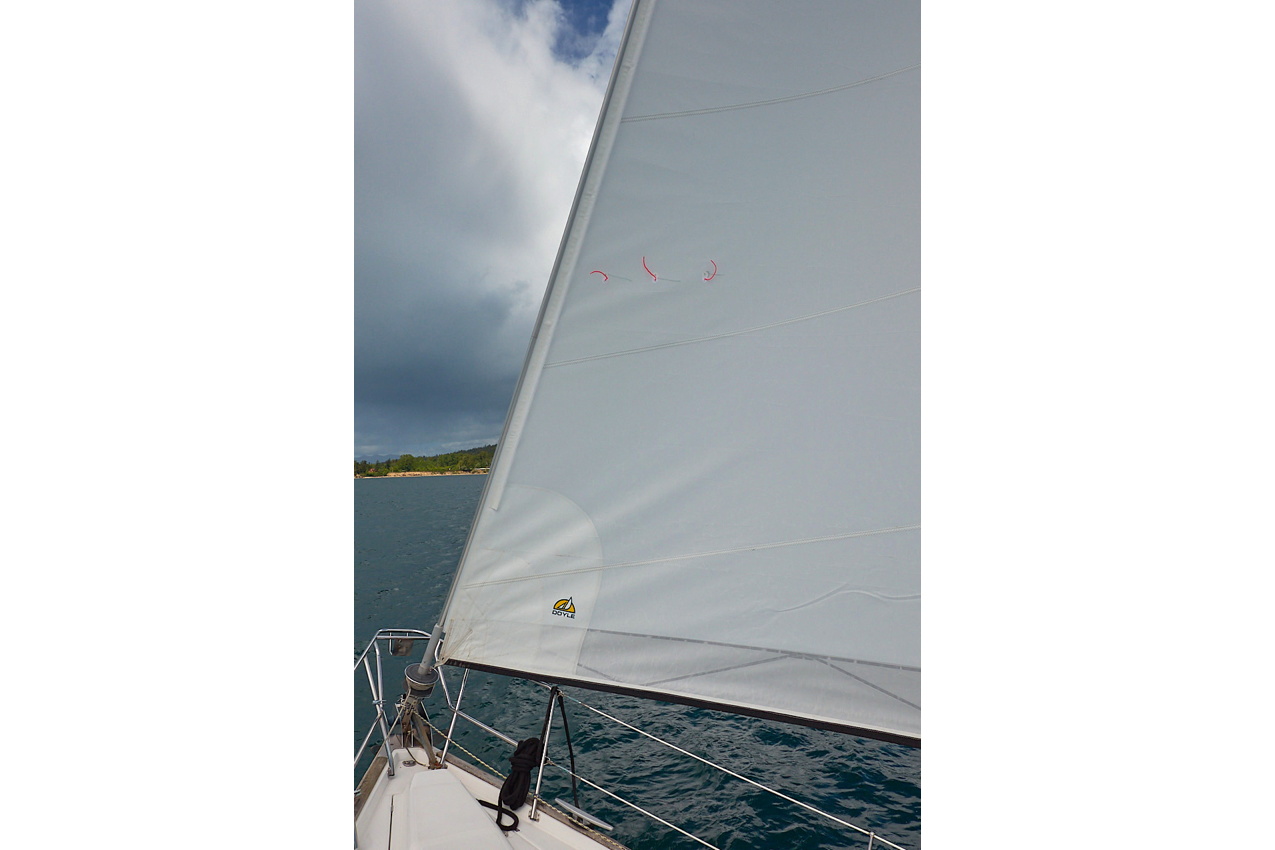 Beneteau 432 Survey Pics