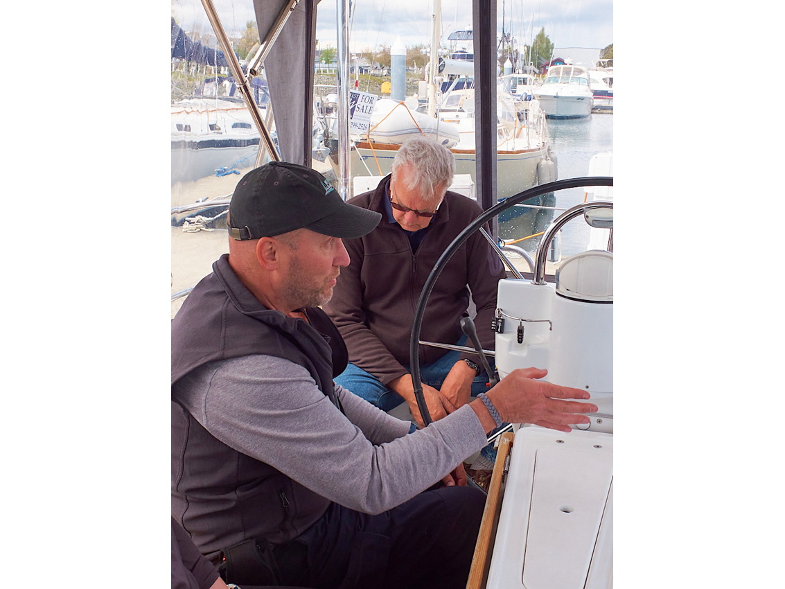 Beneteau 432 Survey Pics